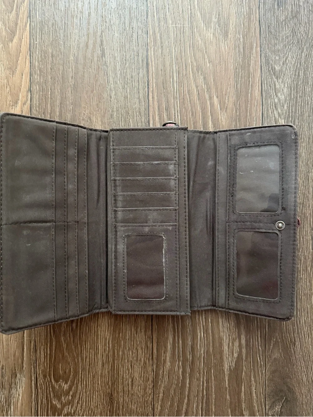Montana West Trinity Ranch Collection Tooled Red Buckle Wallet